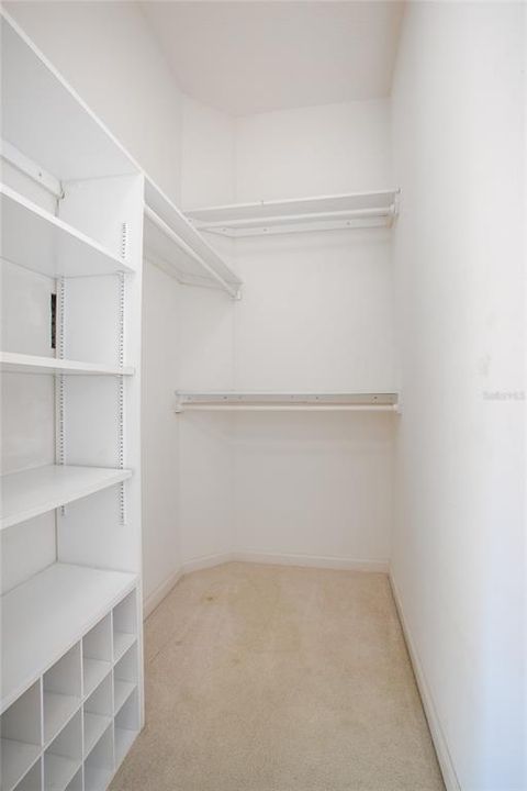 合同活跃: $359,000 (3 贝兹, 2 浴室, 2240 平方英尺)