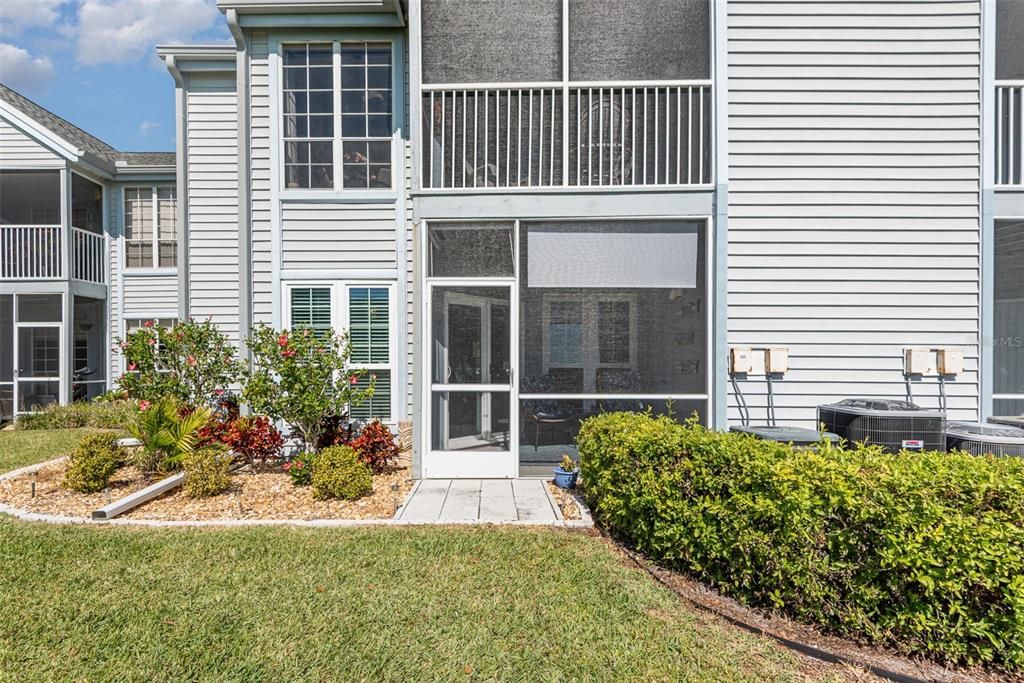 待售: $266,500 (2 贝兹, 2 浴室, 1002 平方英尺)