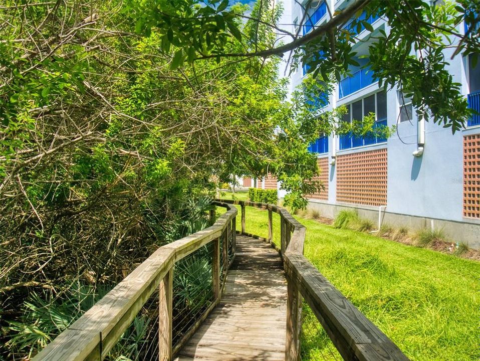 For Sale: $419,900 (2 beds, 2 baths, 1389 Square Feet)