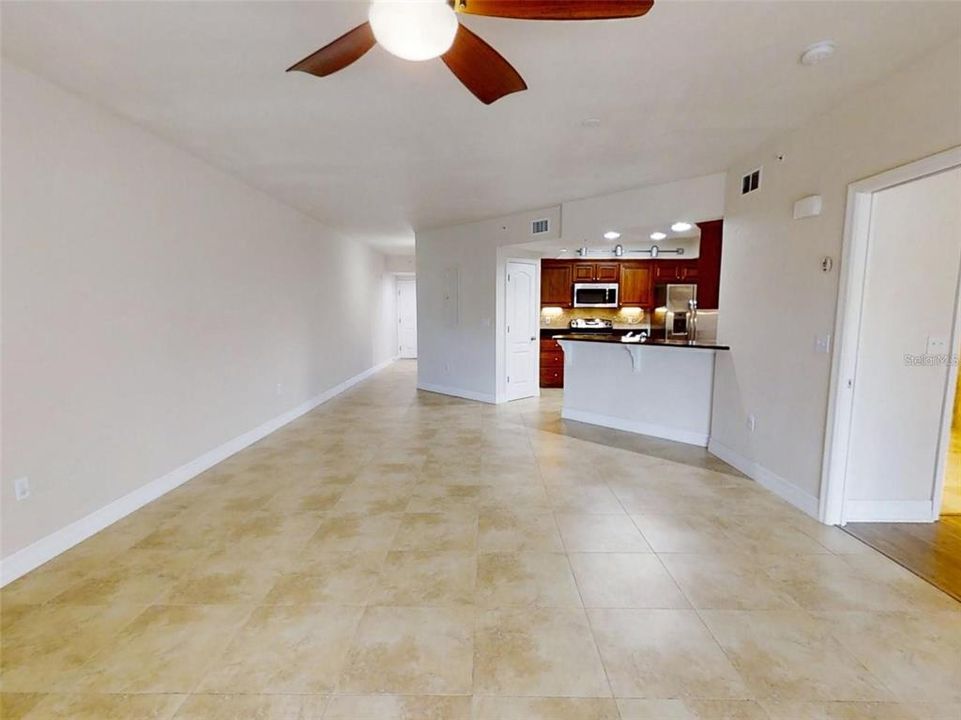 For Sale: $419,900 (2 beds, 2 baths, 1389 Square Feet)