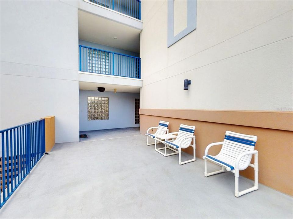 For Sale: $419,900 (2 beds, 2 baths, 1389 Square Feet)