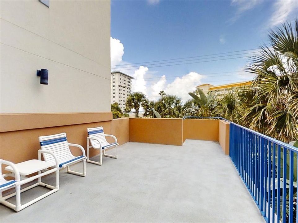 For Sale: $419,900 (2 beds, 2 baths, 1389 Square Feet)