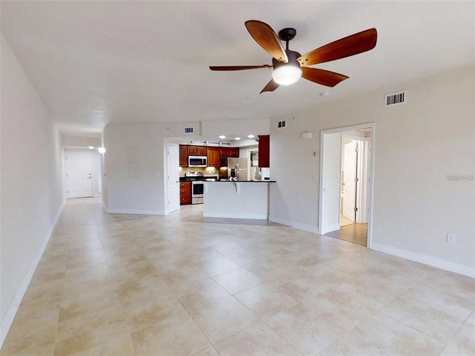 For Sale: $419,900 (2 beds, 2 baths, 1389 Square Feet)