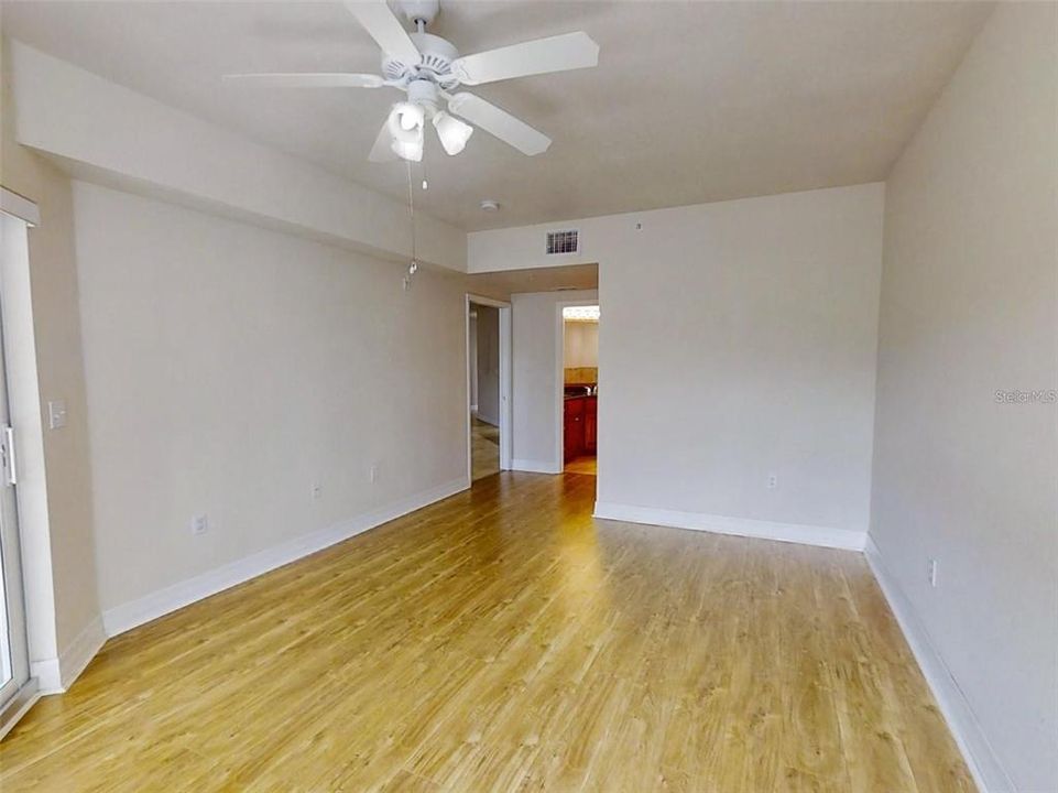 For Sale: $419,900 (2 beds, 2 baths, 1389 Square Feet)