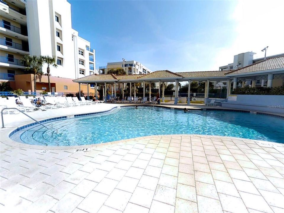 For Sale: $419,900 (2 beds, 2 baths, 1389 Square Feet)