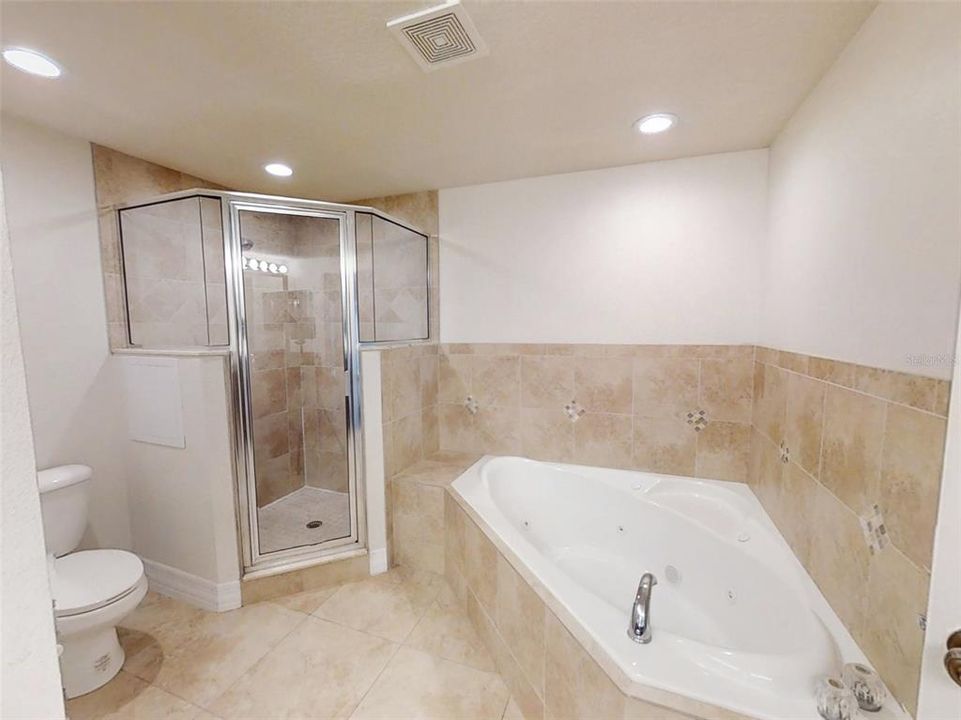 For Sale: $419,900 (2 beds, 2 baths, 1389 Square Feet)