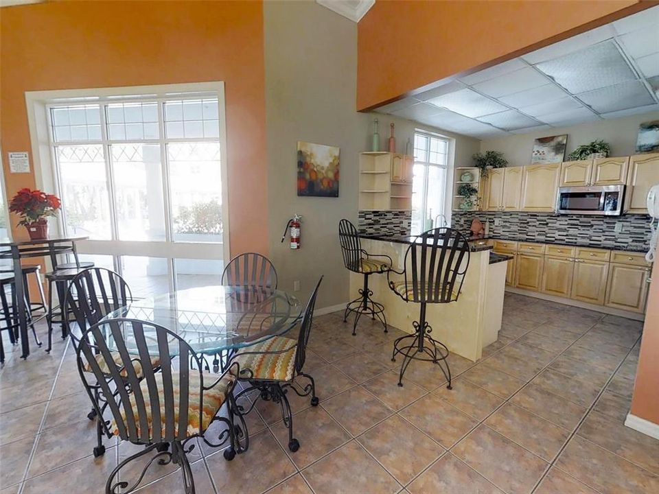 For Sale: $419,900 (2 beds, 2 baths, 1389 Square Feet)