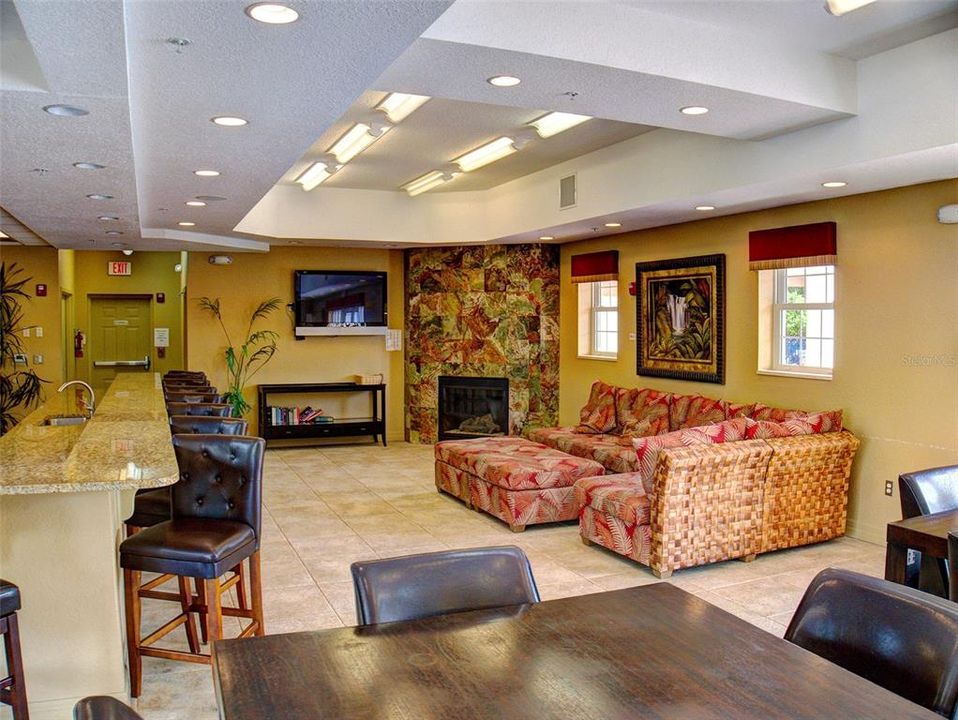 For Sale: $419,900 (2 beds, 2 baths, 1389 Square Feet)