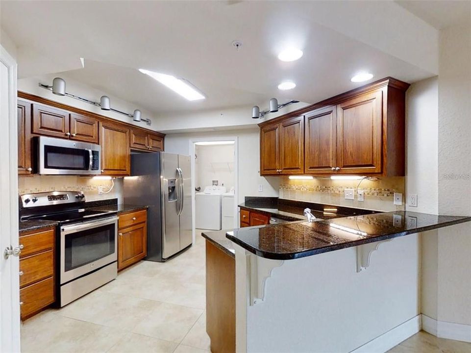 For Sale: $419,900 (2 beds, 2 baths, 1389 Square Feet)