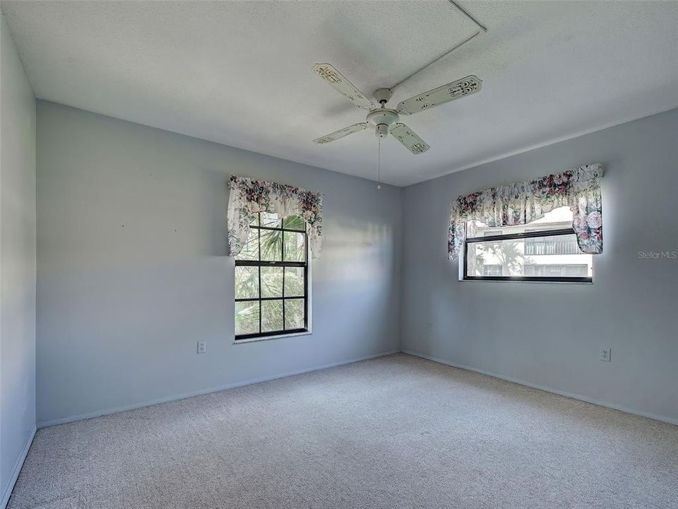 待售: $200,000 (2 贝兹, 2 浴室, 1064 平方英尺)