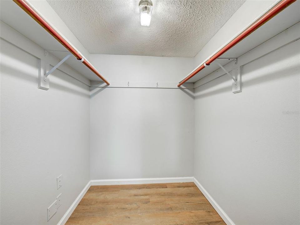 待售: $200,000 (2 贝兹, 2 浴室, 1064 平方英尺)