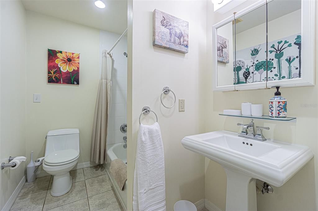 For Rent: $4,200 (3 beds, 3 baths, 1534 Square Feet)