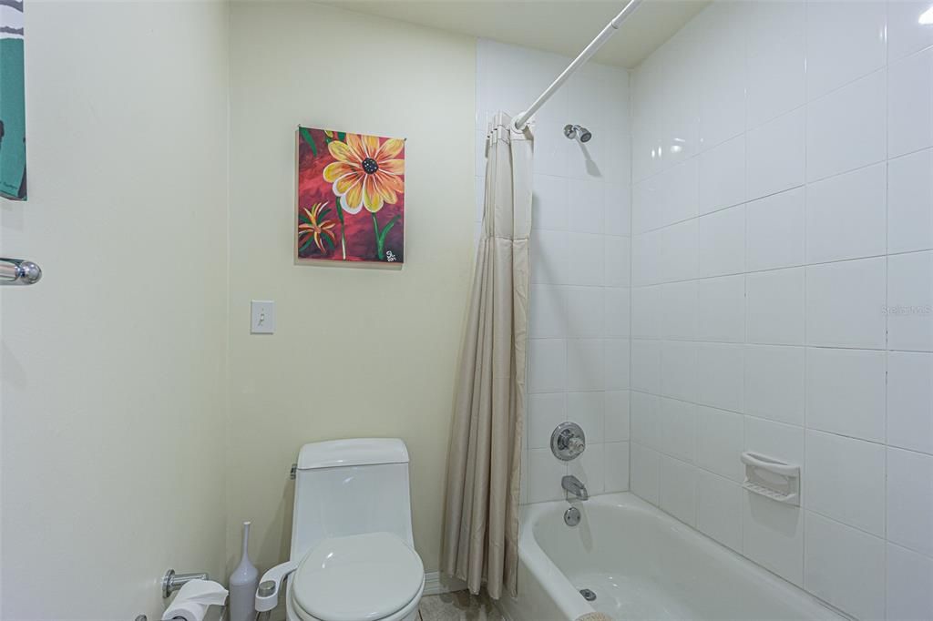 For Rent: $4,200 (3 beds, 3 baths, 1534 Square Feet)