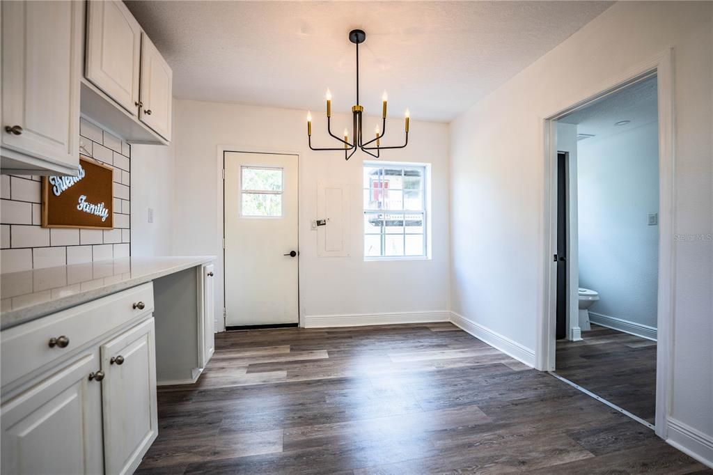 待售: $446,500 (3 贝兹, 2 浴室, 2100 平方英尺)