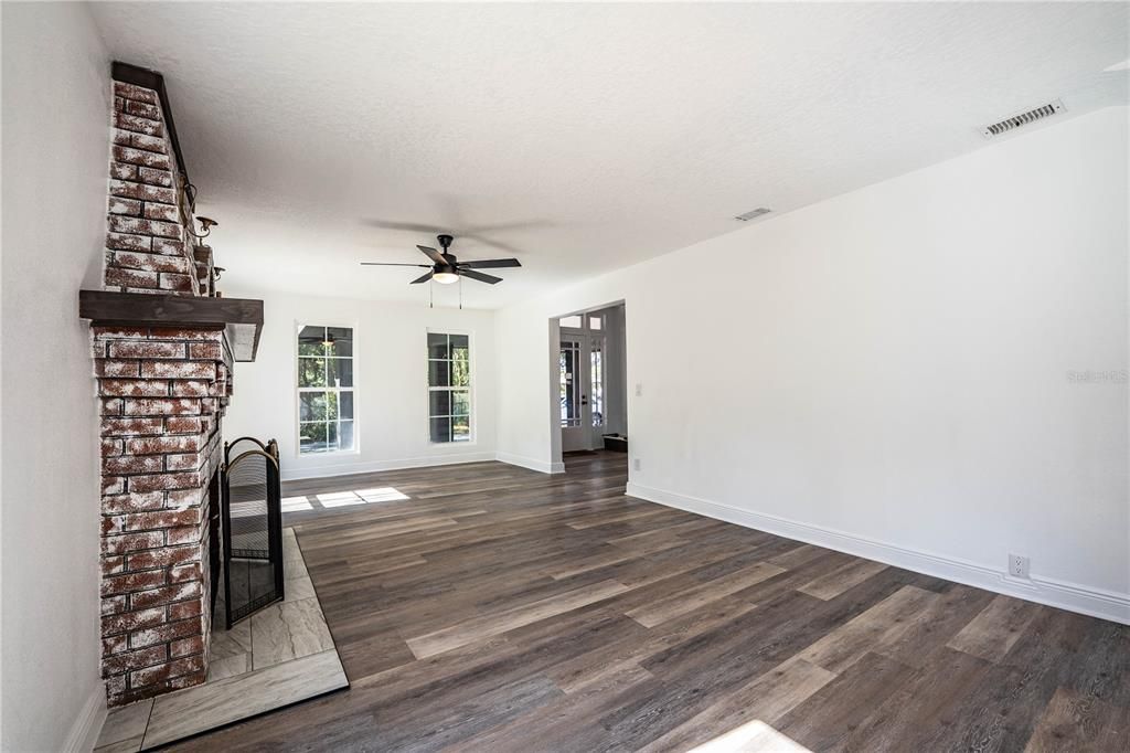 待售: $446,500 (3 贝兹, 2 浴室, 2100 平方英尺)