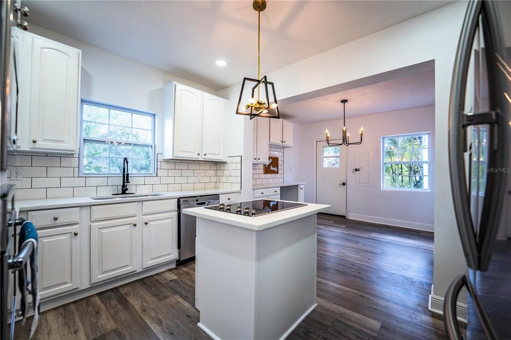 待售: $446,500 (3 贝兹, 2 浴室, 2100 平方英尺)