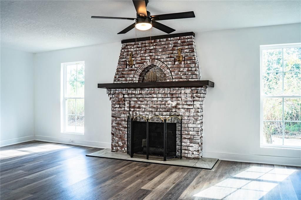 待售: $446,500 (3 贝兹, 2 浴室, 2100 平方英尺)