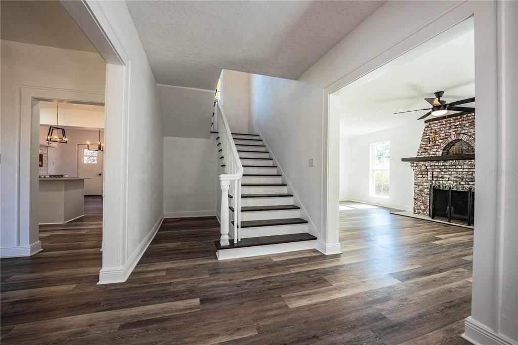 待售: $446,500 (3 贝兹, 2 浴室, 2100 平方英尺)