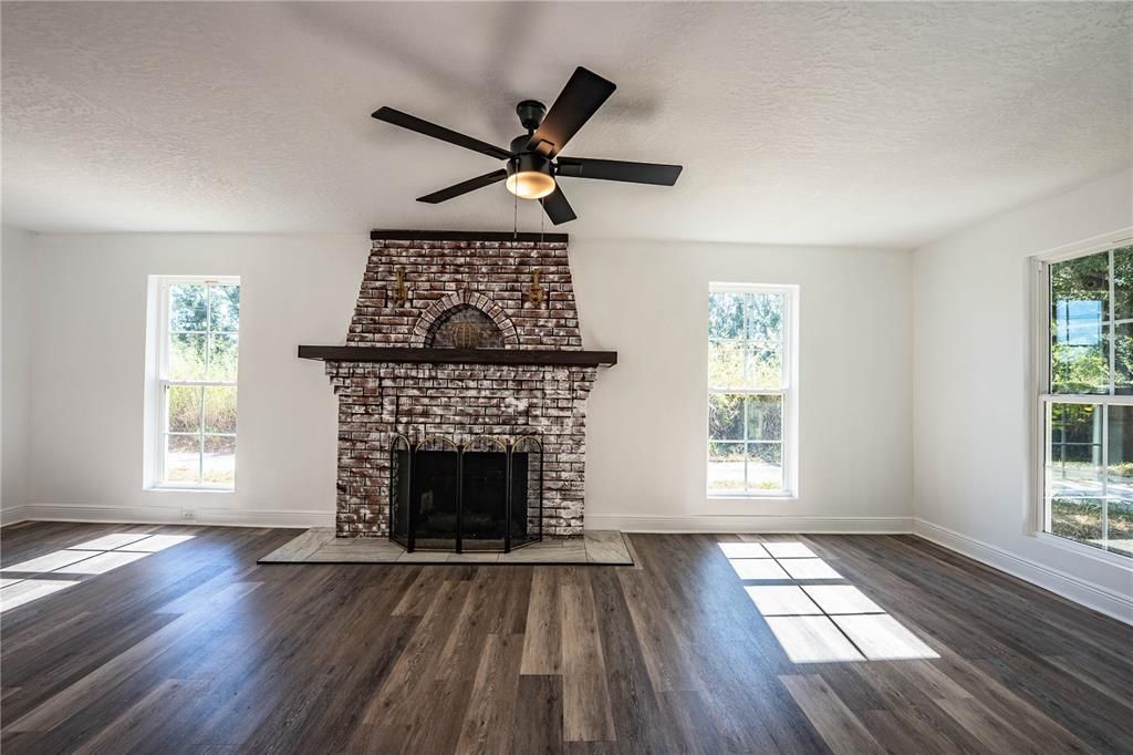 待售: $446,500 (3 贝兹, 2 浴室, 2100 平方英尺)