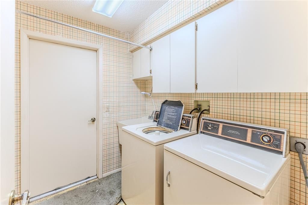 待售: $250,000 (2 贝兹, 2 浴室, 1475 平方英尺)