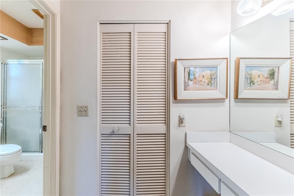 待售: $250,000 (2 贝兹, 2 浴室, 1475 平方英尺)