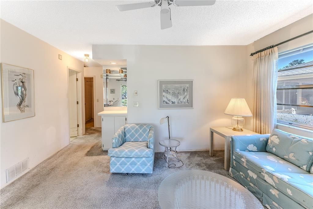 待售: $250,000 (2 贝兹, 2 浴室, 1475 平方英尺)