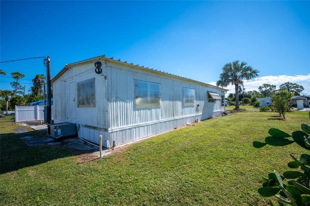 待售: $150,000 (2 贝兹, 2 浴室, 1464 平方英尺)