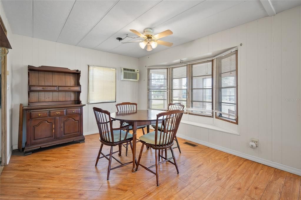 待售: $150,000 (2 贝兹, 2 浴室, 1464 平方英尺)