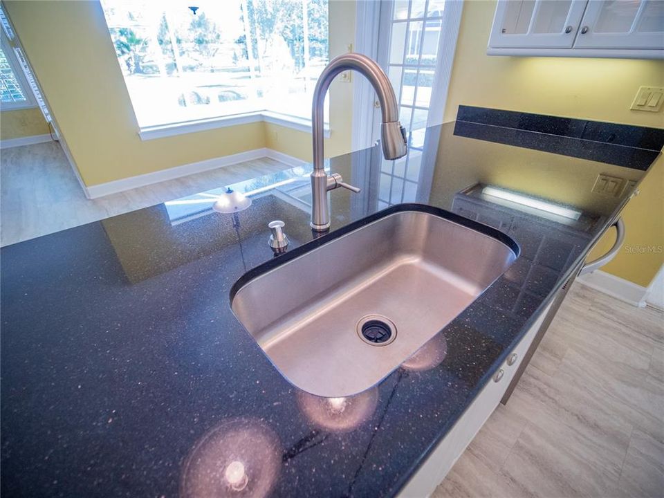 待售: $399,000 (3 贝兹, 2 浴室, 2118 平方英尺)