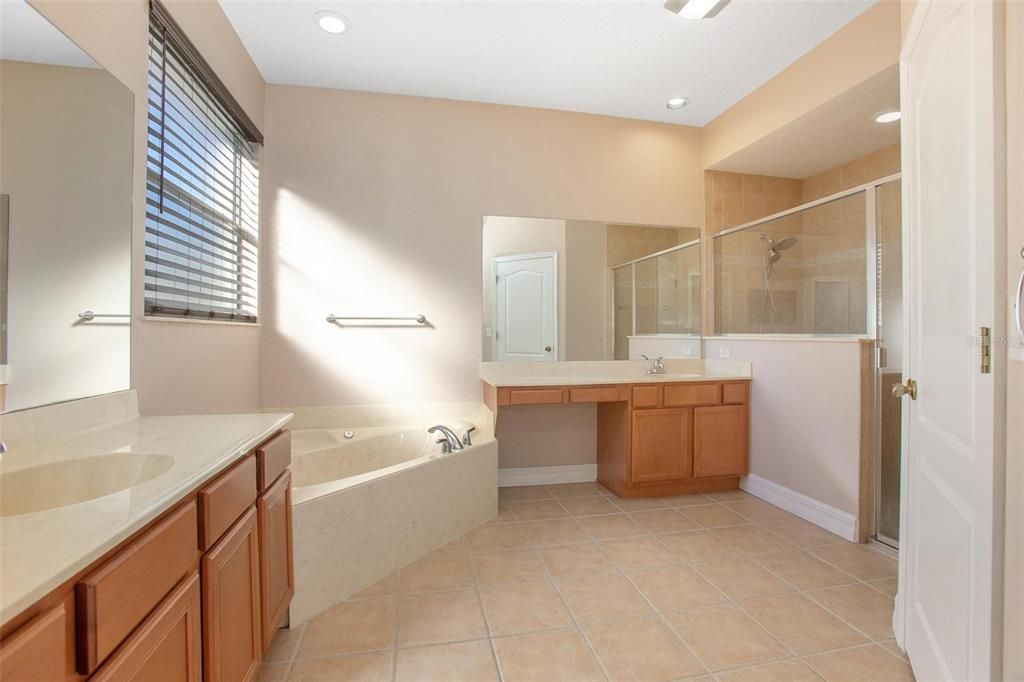 待售: $662,940 (5 贝兹, 3 浴室, 3683 平方英尺)