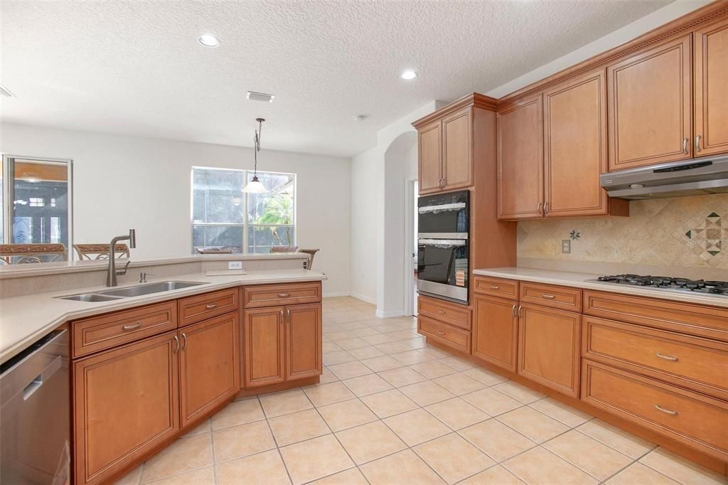 待售: $662,940 (5 贝兹, 3 浴室, 3683 平方英尺)