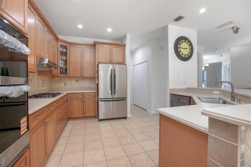 待售: $662,940 (5 贝兹, 3 浴室, 3683 平方英尺)