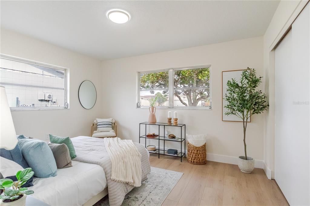 Под контрактом: $308,900 (3 спален, 2 ванн, 1214 Квадратных фут)