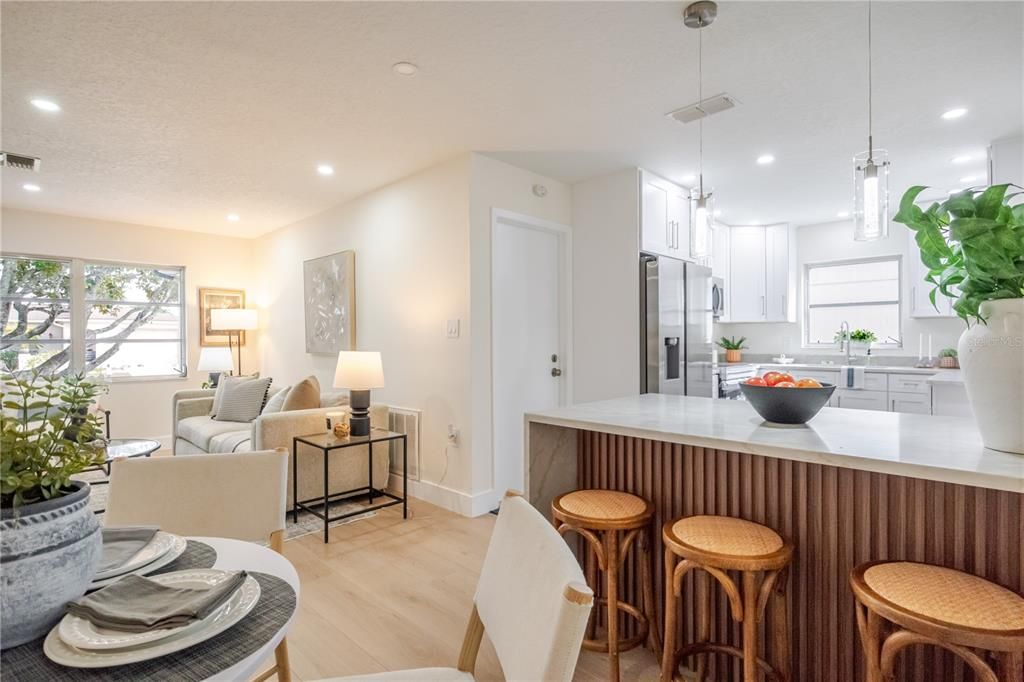 Под контрактом: $308,900 (3 спален, 2 ванн, 1214 Квадратных фут)