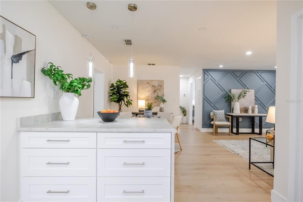 Под контрактом: $308,900 (3 спален, 2 ванн, 1214 Квадратных фут)