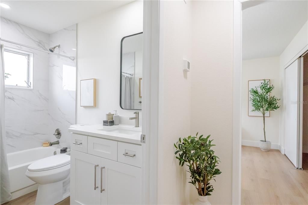 Под контрактом: $308,900 (3 спален, 2 ванн, 1214 Квадратных фут)