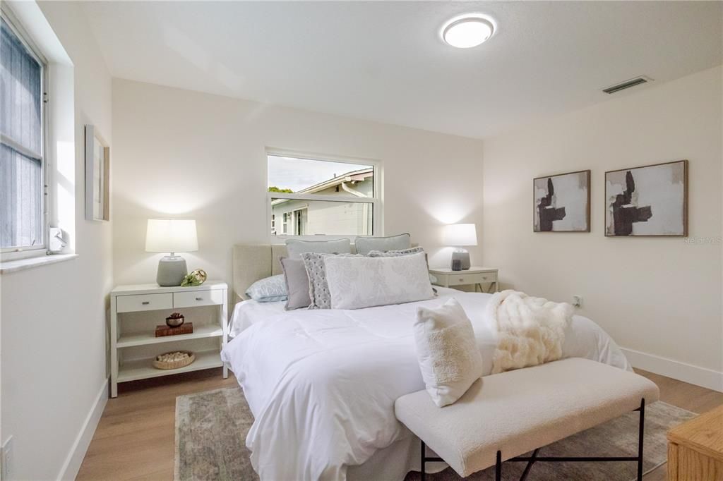 Под контрактом: $308,900 (3 спален, 2 ванн, 1214 Квадратных фут)