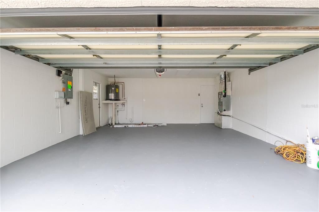 Под контрактом: $308,900 (3 спален, 2 ванн, 1214 Квадратных фут)