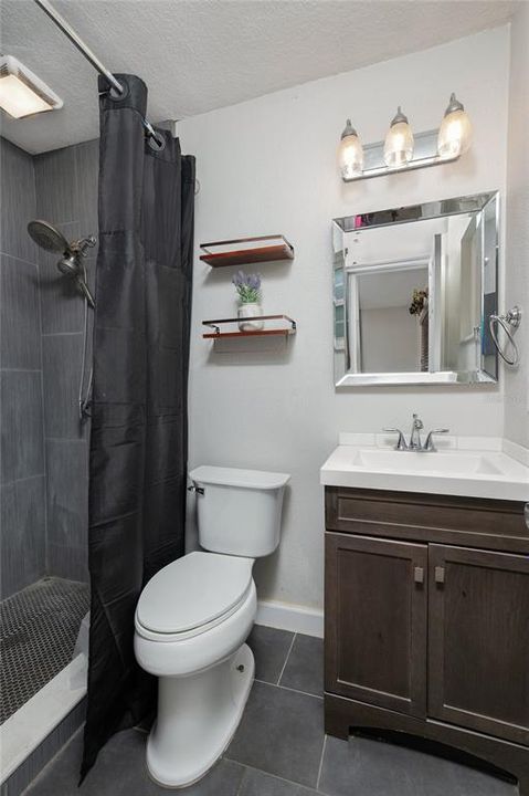 For Sale: $370,000 (3 beds, 2 baths, 1669 Square Feet)