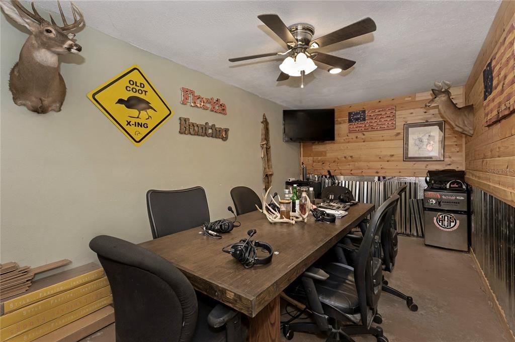 For Sale: $370,000 (3 beds, 2 baths, 1669 Square Feet)