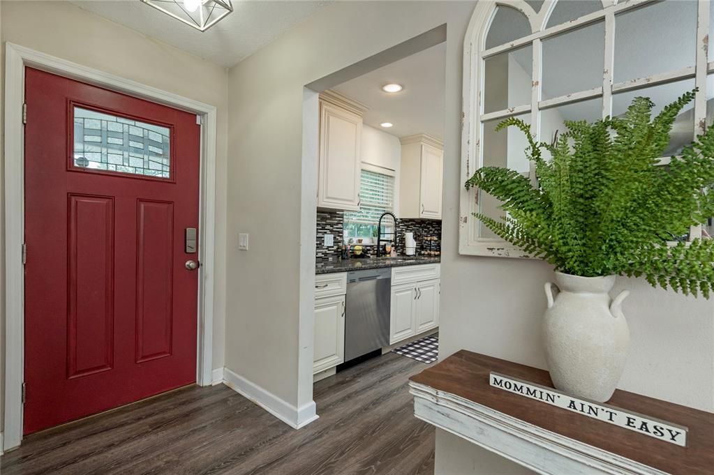 For Sale: $370,000 (3 beds, 2 baths, 1669 Square Feet)