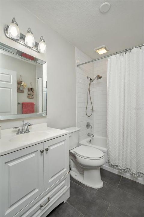 For Sale: $370,000 (3 beds, 2 baths, 1669 Square Feet)