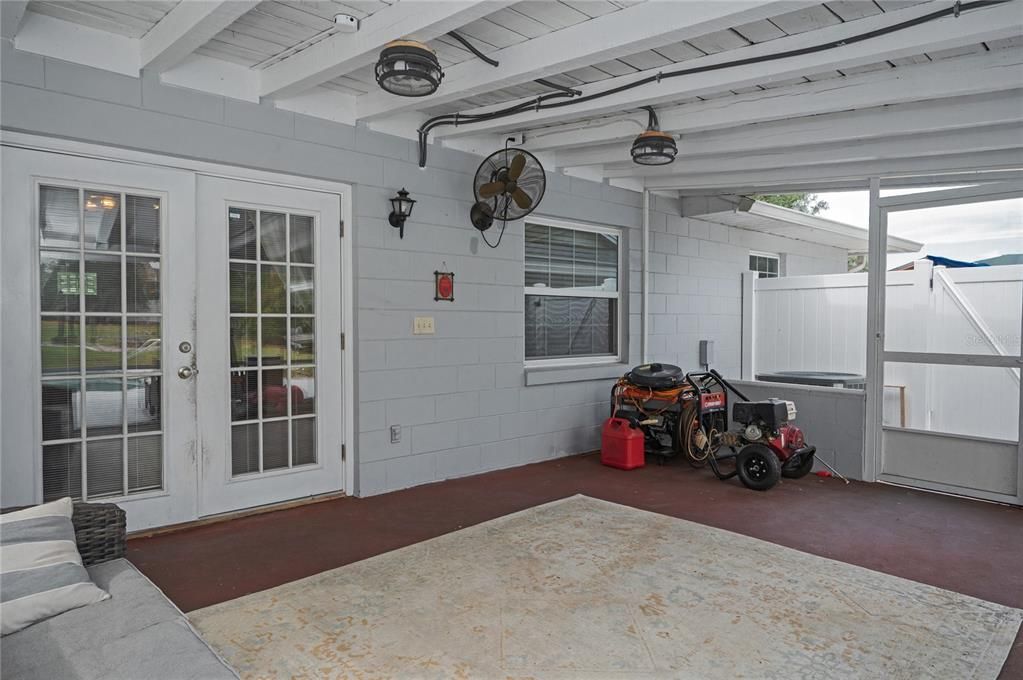 For Sale: $370,000 (3 beds, 2 baths, 1669 Square Feet)