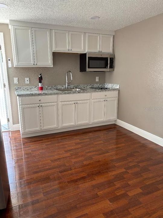 For Rent: $1,000 (0 beds, 1 baths, 154 Square Feet)