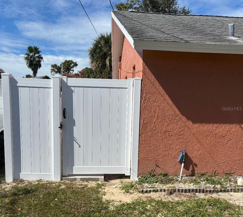 For Rent: $1,000 (0 beds, 1 baths, 154 Square Feet)