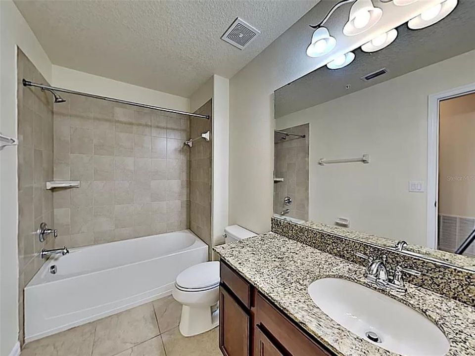 出租: $2,395 (3 贝兹, 2 浴室, 1883 平方英尺)