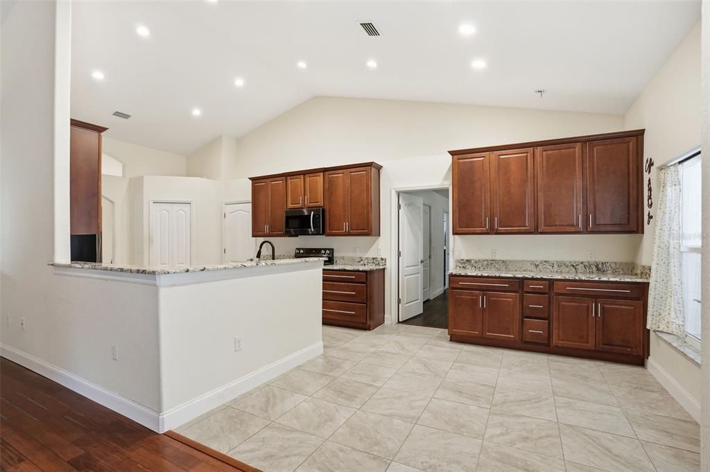 Active With Contract: $434,900 (4 beds, 2 baths, 2140 Square Feet)