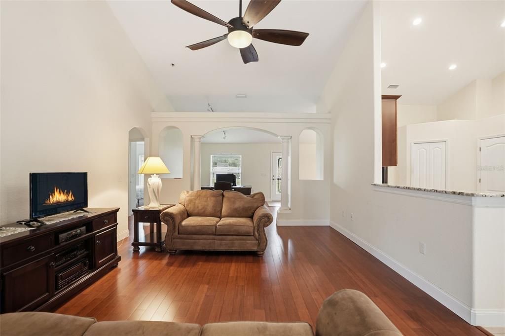 Active With Contract: $434,900 (4 beds, 2 baths, 2140 Square Feet)