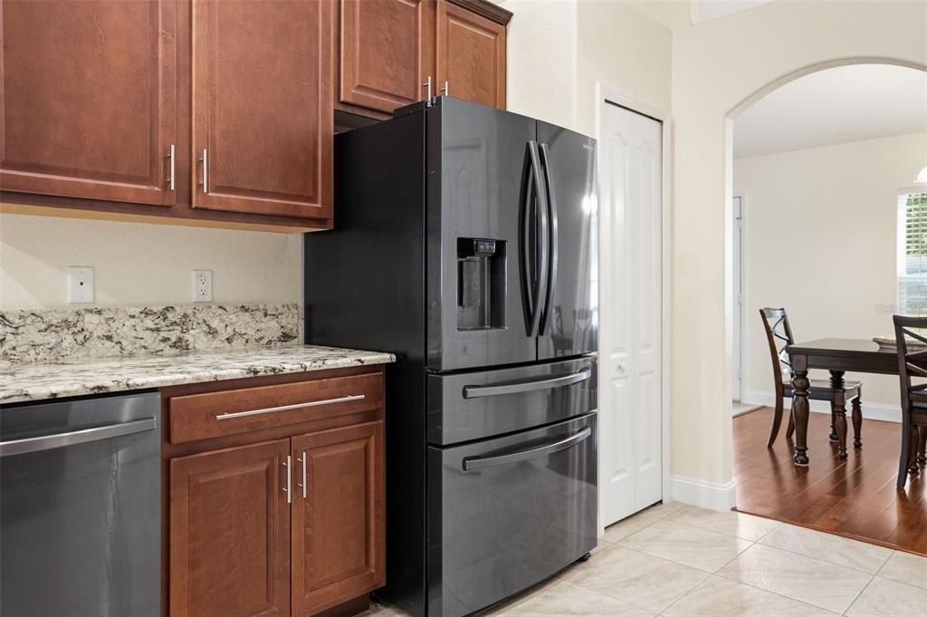 Active With Contract: $434,900 (4 beds, 2 baths, 2140 Square Feet)