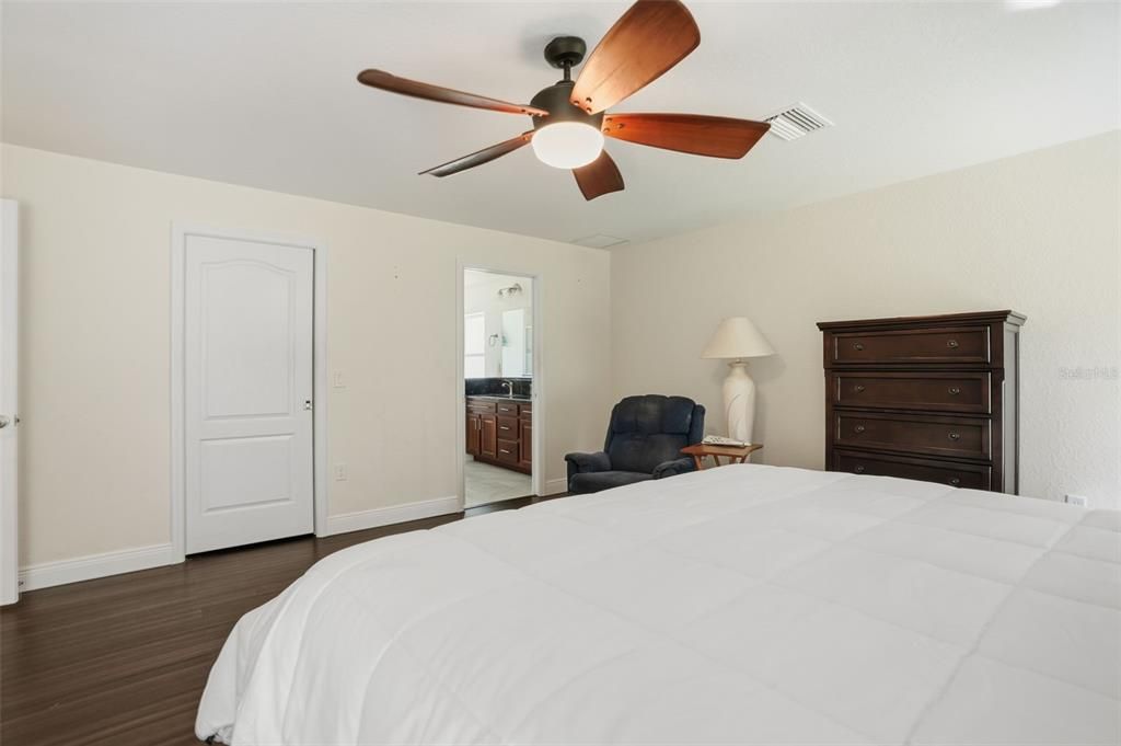 Active With Contract: $434,900 (4 beds, 2 baths, 2140 Square Feet)